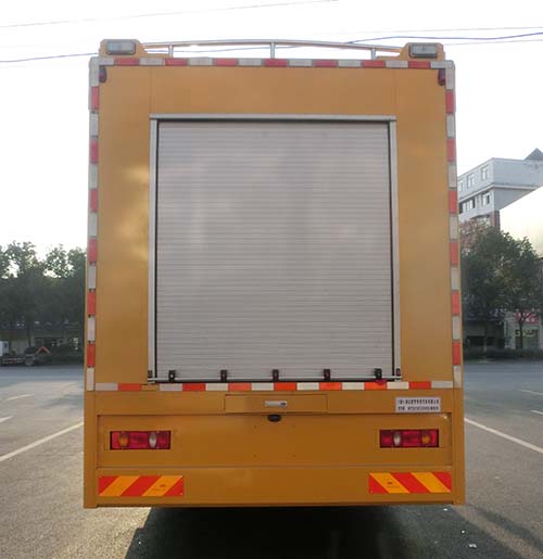 虹宇牌HYS5181XXHE6型救险车