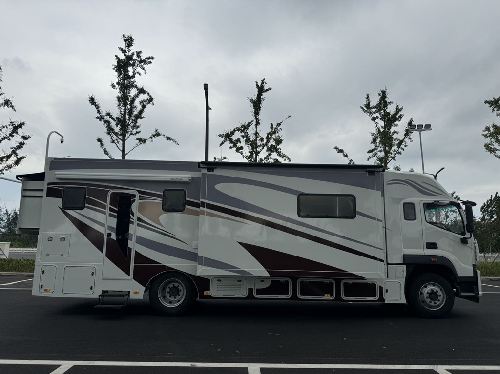 虹宇牌HYS5180XLJB6型旅居车