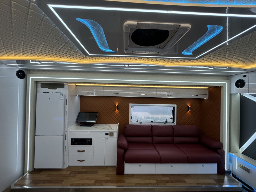 虹宇牌HYS5180XLJB6型旅居车